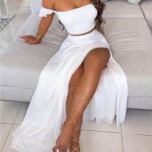 Off shoulder Ruffles top and skirt set